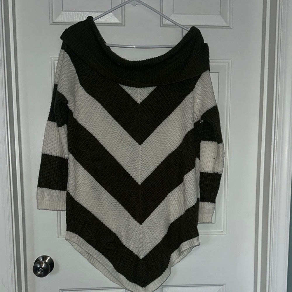 Cowlneck Sweater - Green and White